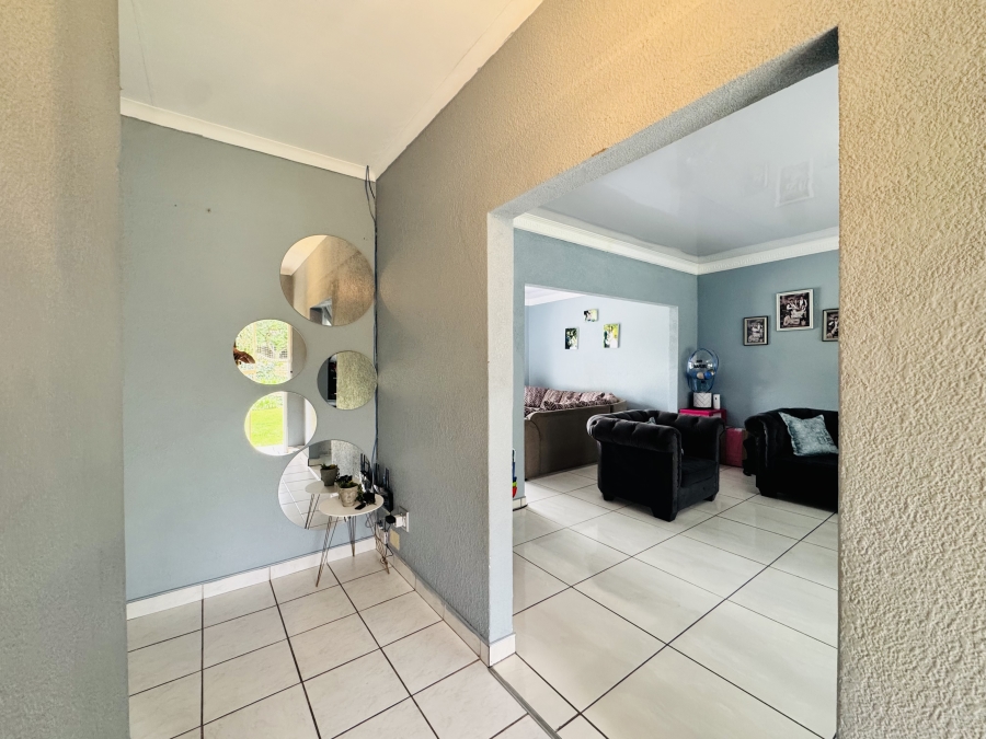 4 Bedroom Property for Sale in La Hoff North West